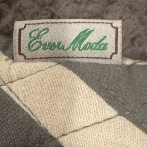 Ever Moda Chevron Patterned Cream and Gray Women's Bag Crossbody Purse M Initial - Picture 2 of 9